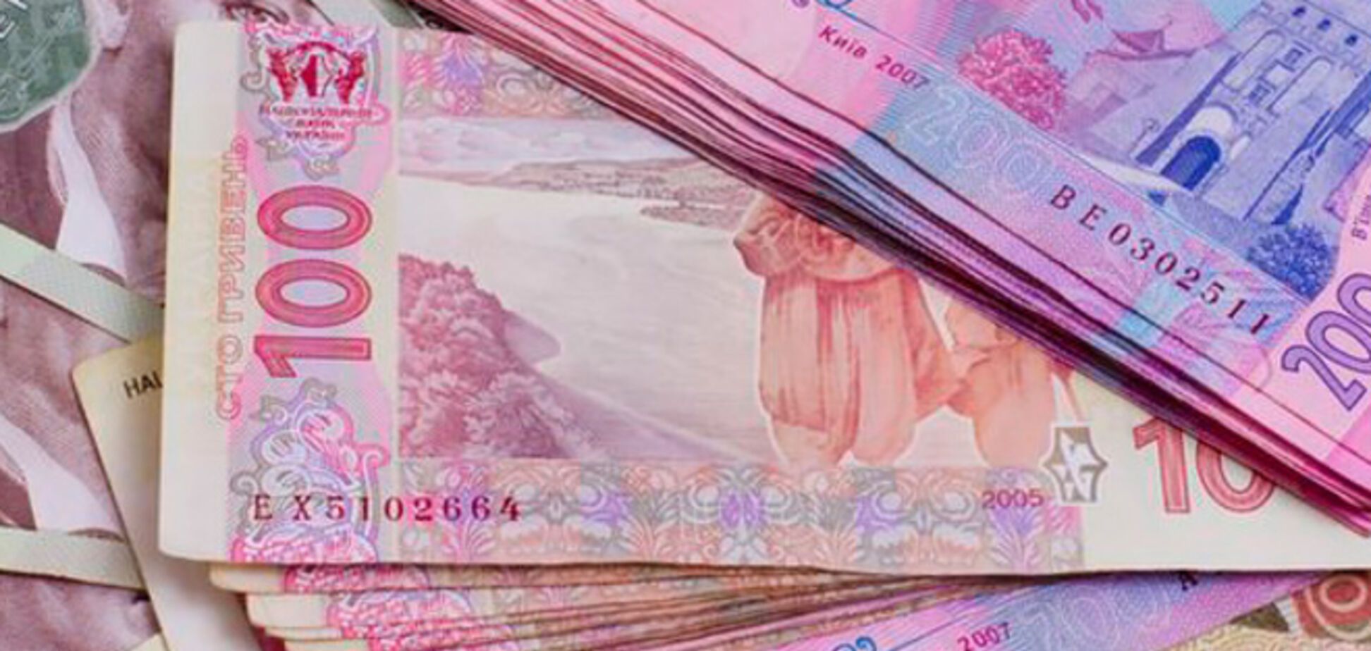 Обвал курса гривни. Что будет с украинской валютой, и как ее спасти