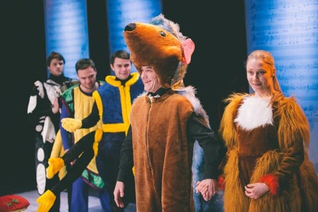 Духовные скрепы: в российском театре покажут историю о православном ежике, утопившем белочку во время крещения