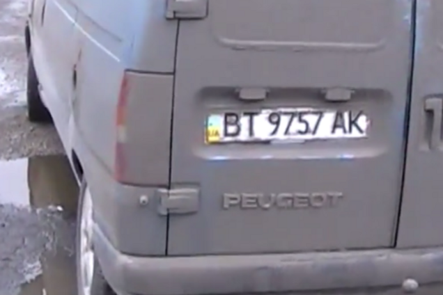 На Херсонщине остановили авто, под завязку набитое взрывчаткой: видео ГАИ