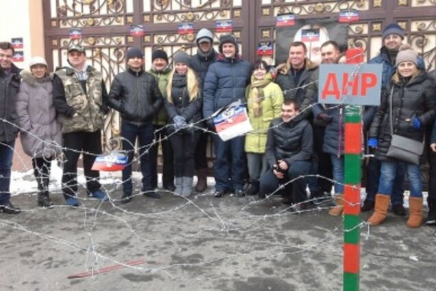 Перед домом Ахметова установили пропускной пункт 'ДНР': фото с места событий