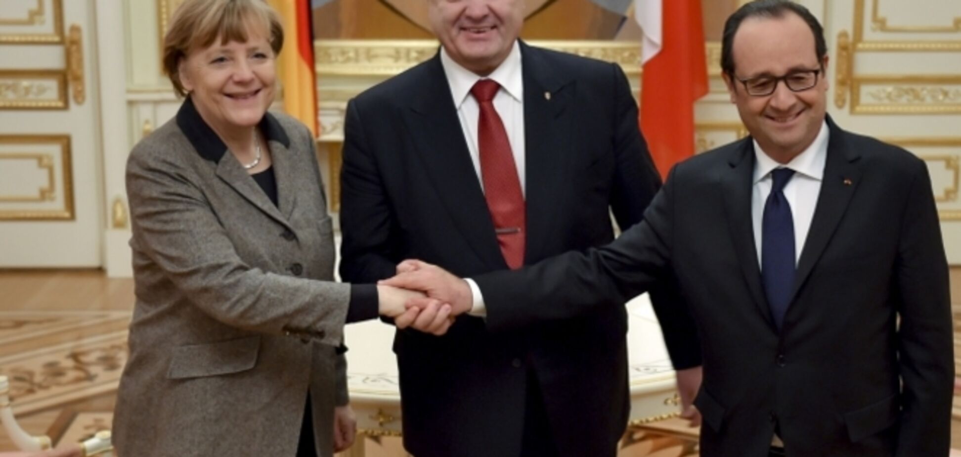 СМИ узнали подробности переговоров Порошенко с Меркель и Олландом
