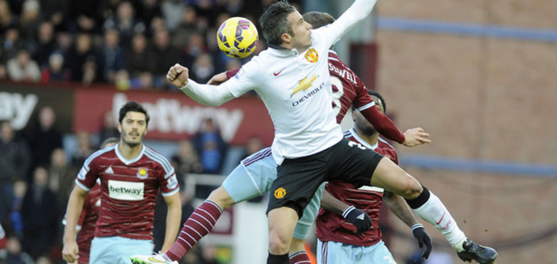 'Манчестер Юнайтед' драматично ушел от позора в чемпионате Англии