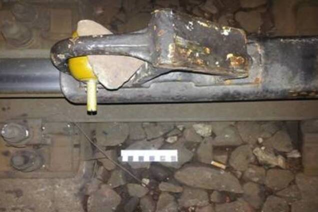 СБУ предотвратила теракт на железной дороге в Запорожской области. Фото и видео с места событий