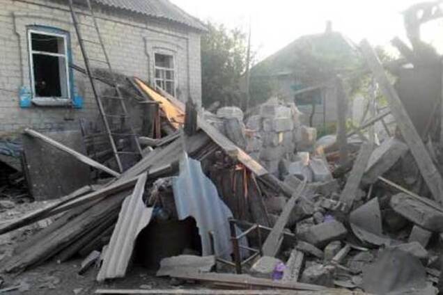 В Дебальцево под завалами ищут тела 5 погибших во время обстрела