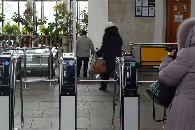 В киевском метро рассказали, почему на станциях могли не работать кассы