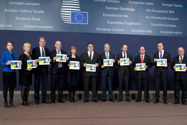 Министры иностранных дел ЕС провели акцию с требованием освободить Савченко: фотофакт