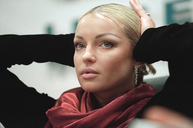 Анастасия Волочкова едва не лишилась пальца на съемках телепередачи: видеофакт