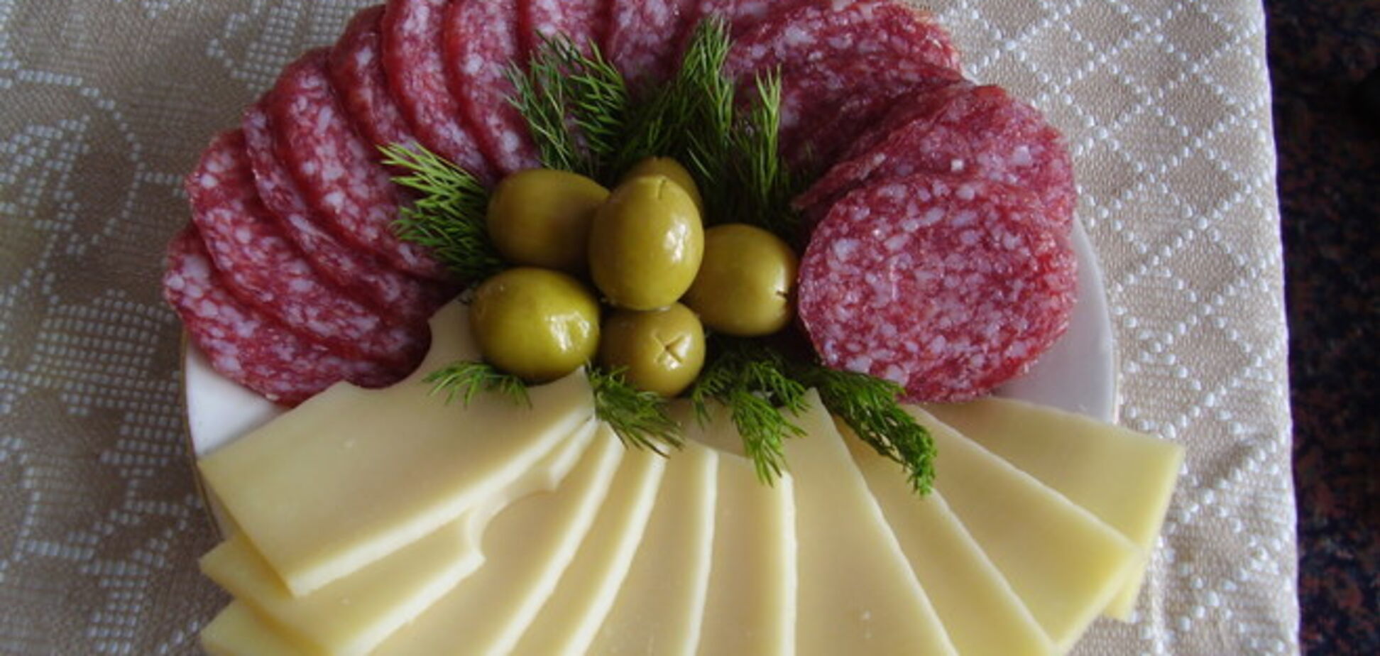 Названы самые вредные продукты для сердца и почек