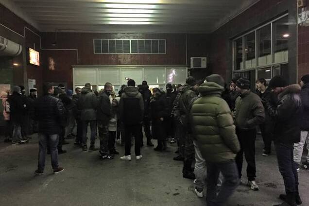 В Киеве из-за подорожания проезда активисты заблокировали станцию метро 'Крещатик': фото протеста