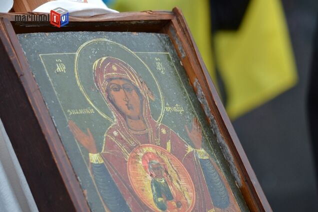 В Мариуполе перед терактом замироточила икона Божьей Матери 'Знамение': фото и видео чуда