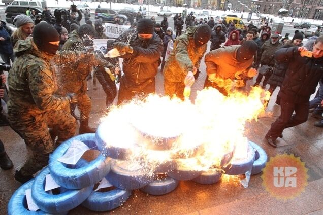 За поджог шин под зданием КГГА милиция задержала 4 человек