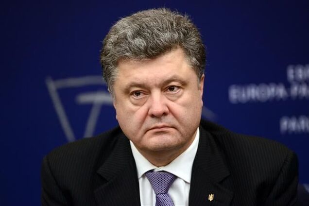 Порошенко одобрил отмену пошлин на ввоз оружия в Украину