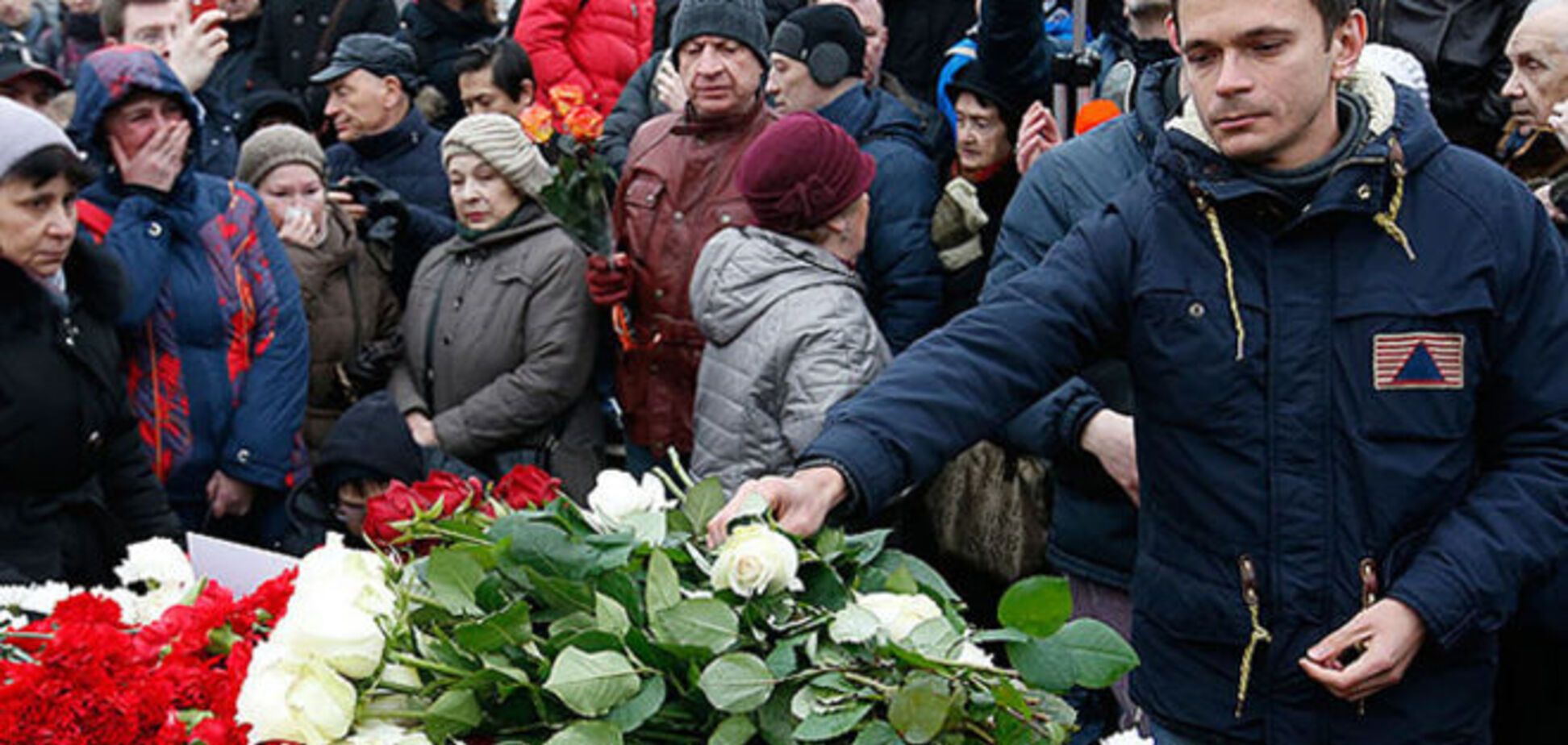 Тысячам россиян запретили возложить цветы на месте убийства Немцова