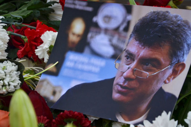 Россияне проведут траурное шествие в память о Немцове