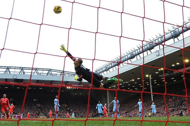 'Ливерпуль' в суперматче обыграл 'Манчестер Сити'