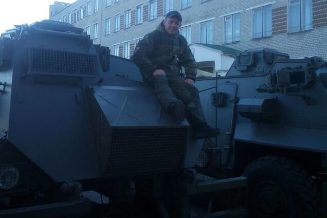 Бірюков відкрив таємницю про прибуття в Україну першої партії британських бронемашин: фотофакт