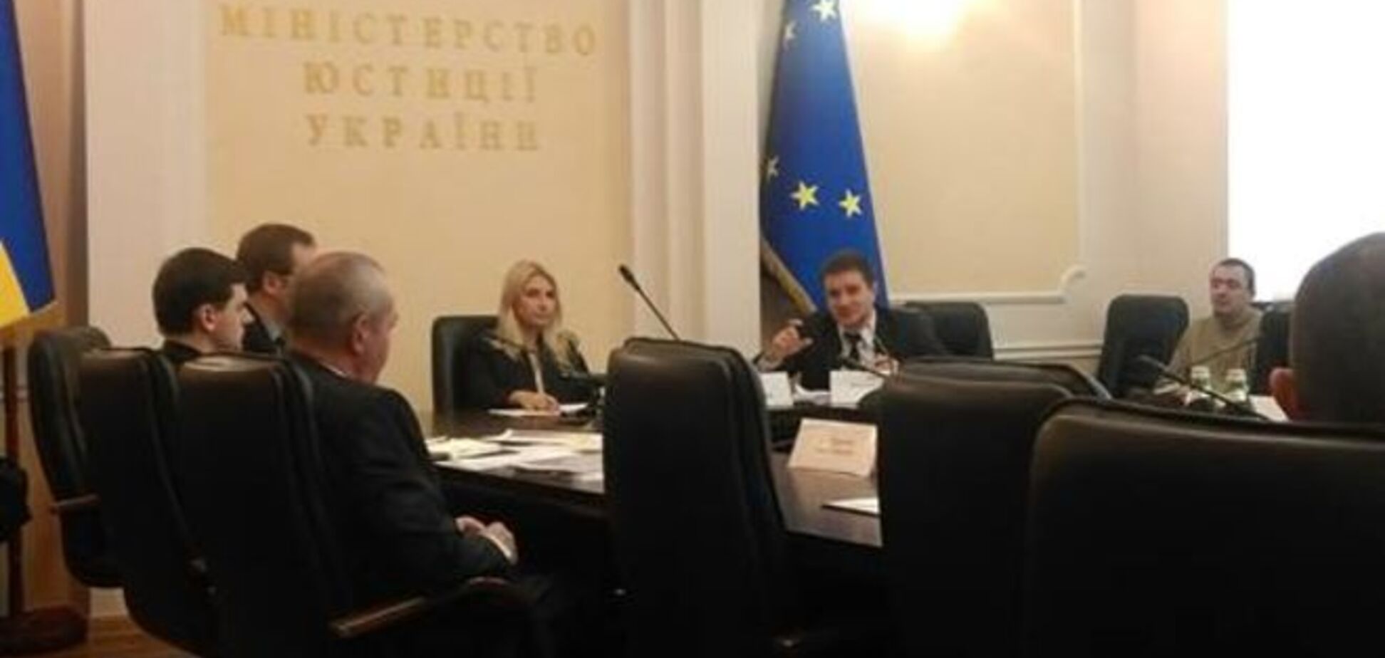 Регистрация недвижимости и бизнеса будет полностью передана нотариусам, банкам и частным компаниям