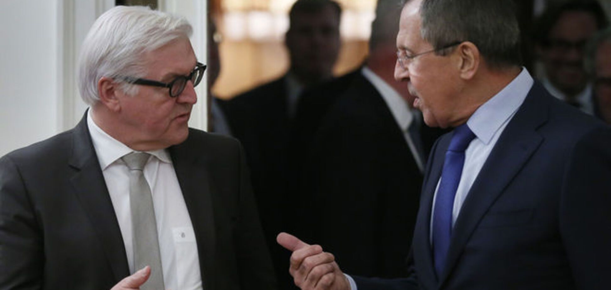 Лавров и Штайнмайер обсудили напряженную обстановку на Донбассе