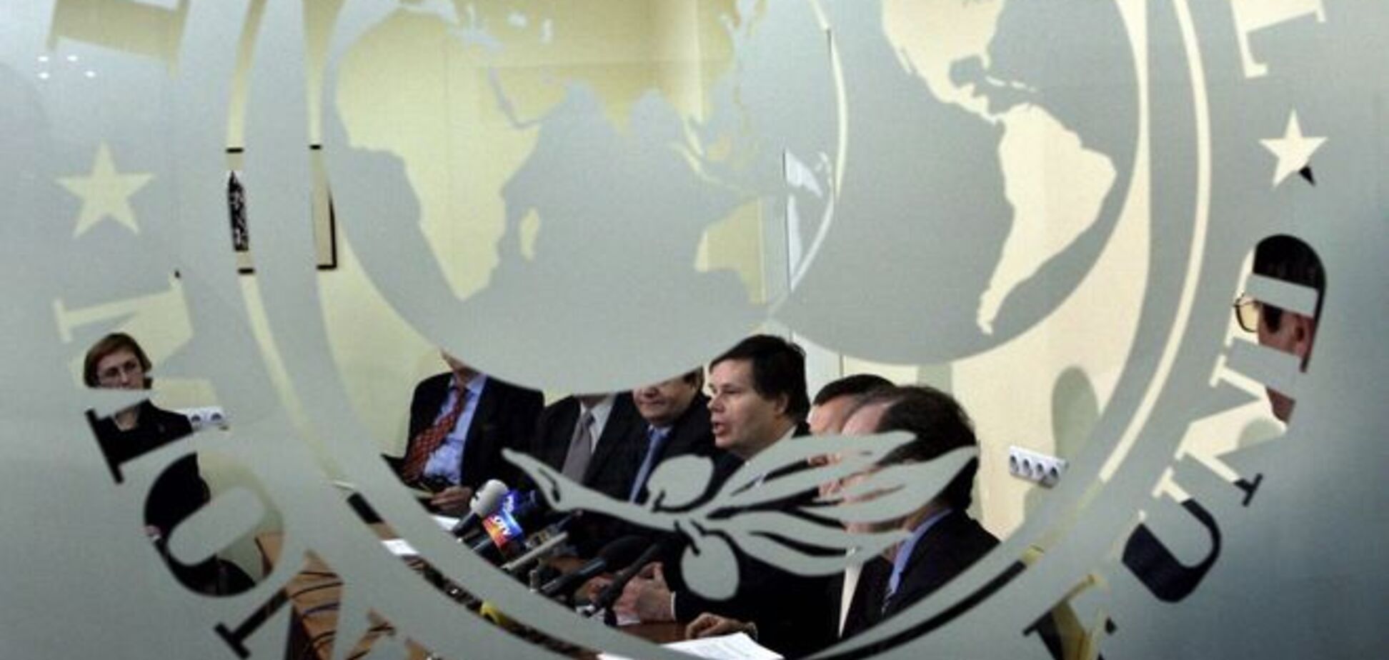Эксперт рассказал, зачем кредит МВФ простому украинцу