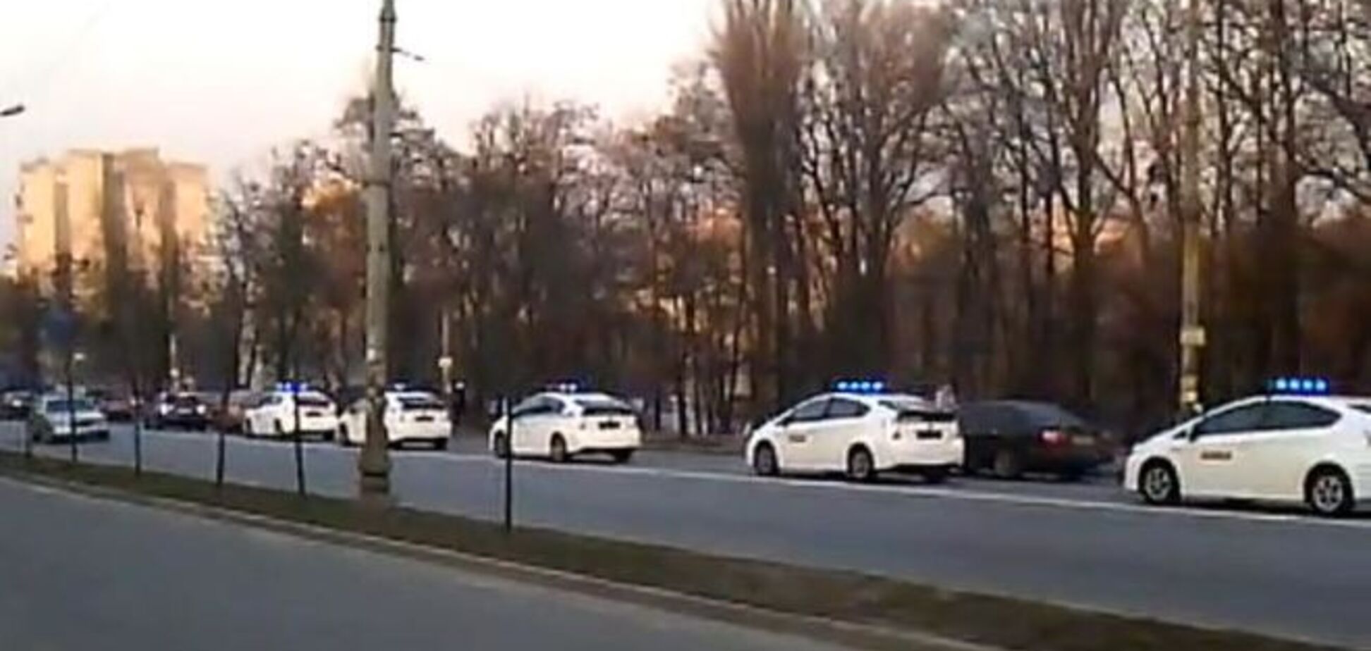 По Киеву промчались десятки милицейских авто с сиренами: опубликовано видео