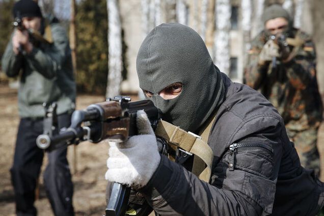 Кому продают оружие из зоны АТО