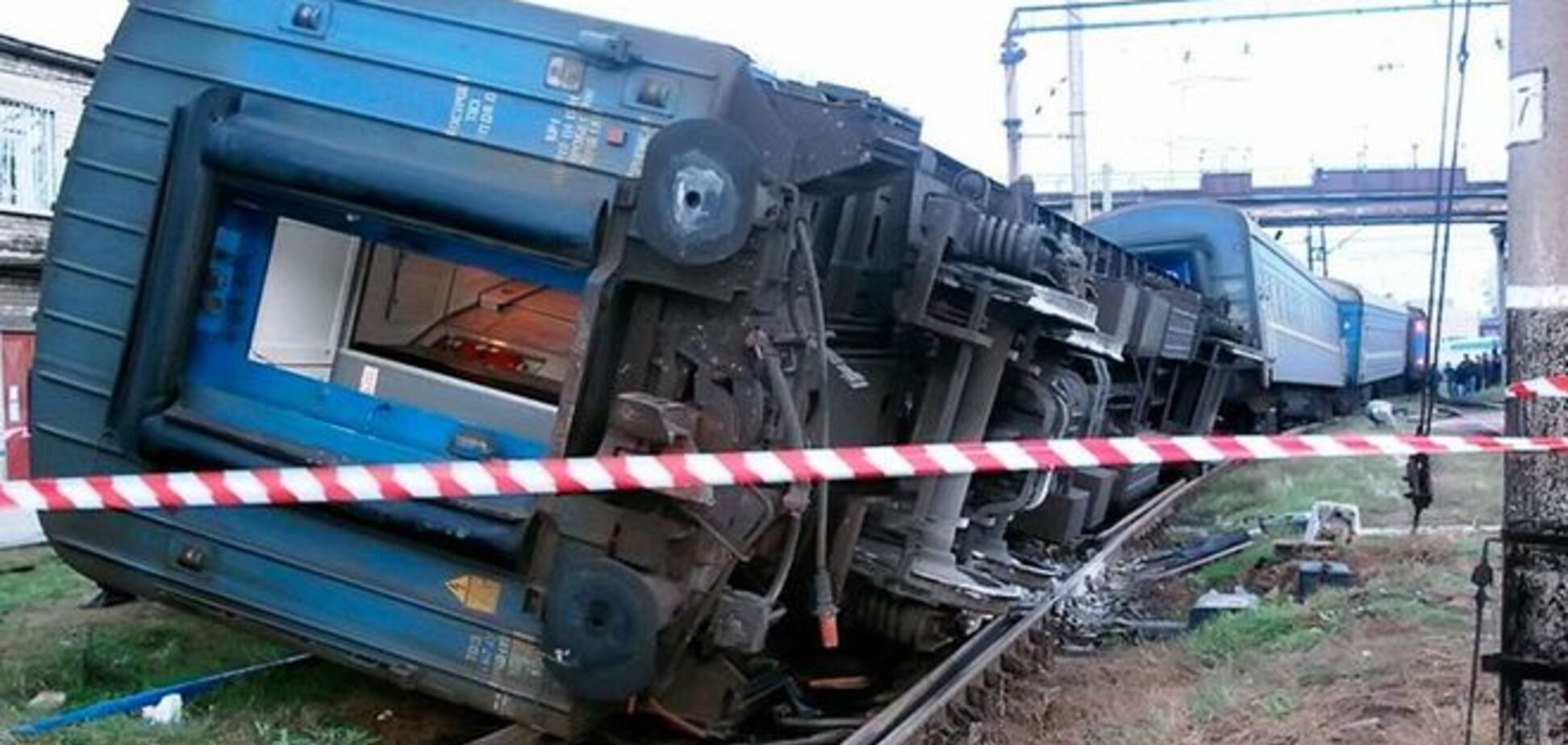 Взрыв под пассажирским поездом на Харьковщине назвали диверсией