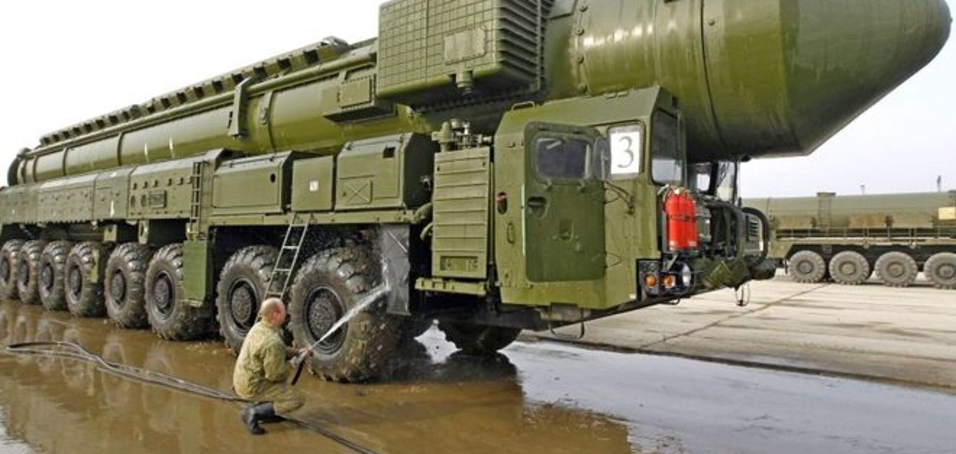 Украина осудила намерения России разместить в Крыму ядерное оружие