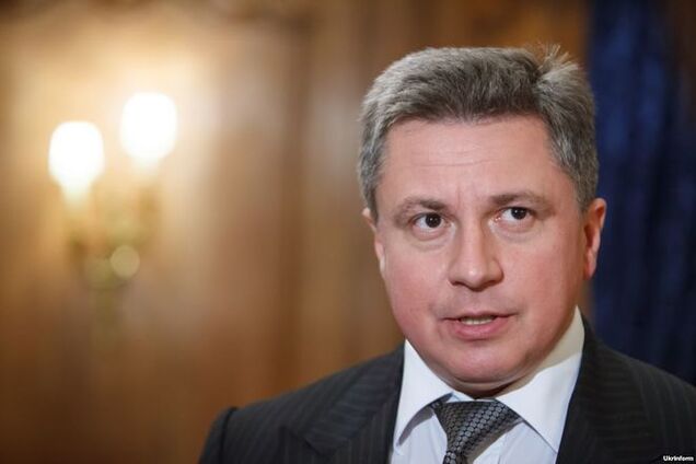 Снятие санкций с Азарова не означает разблокирование его активов - консультант ГПУ