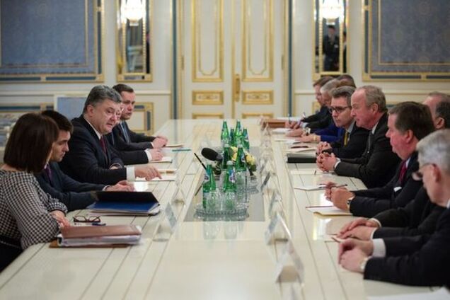 Порошенко рассказал конгрессменам США о борьбе Украины за независимость