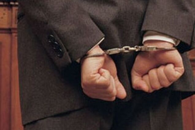 Двух высокопоставленных чиновников Киева осудили на 5 лет за взятку