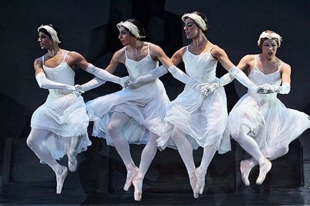 Просим-просим! Флешмоб с 'Лебединым озером' взорвал соцсети