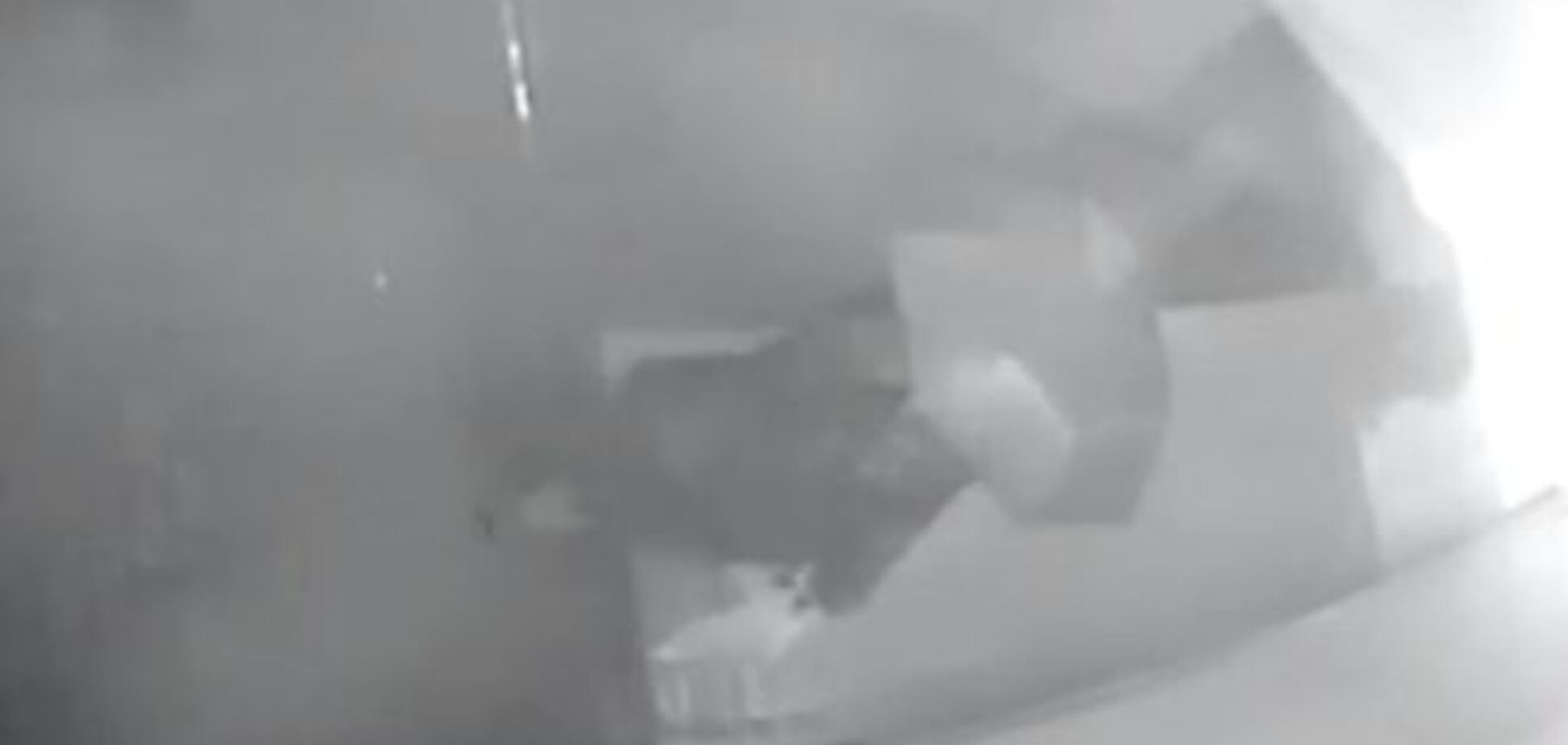 В Одессе видеокамеры зафиксировали подложившего взрывчатку человека и момент взрыва