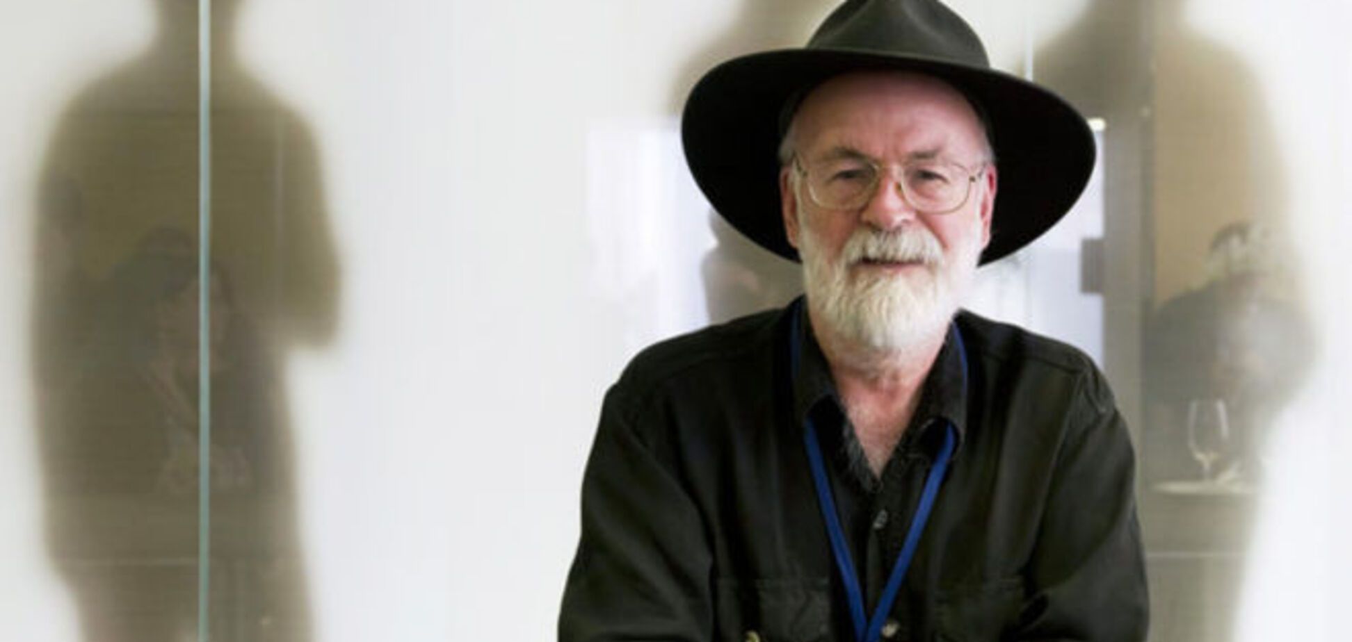 Верни Терри Пратчетта! Тысячи поклонников умершего фантаста подписывают 'петицию к смерти'