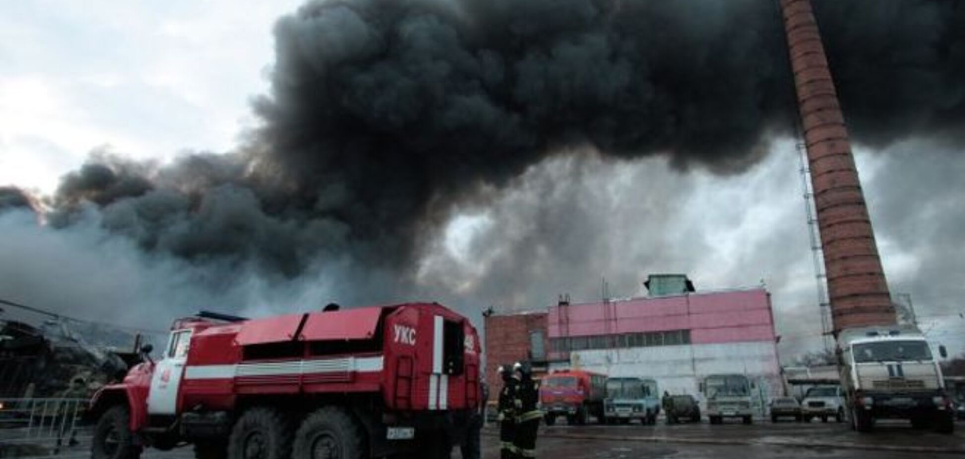 Количество погибших в пожаре в ТЦ Казани возросло до 16 человек