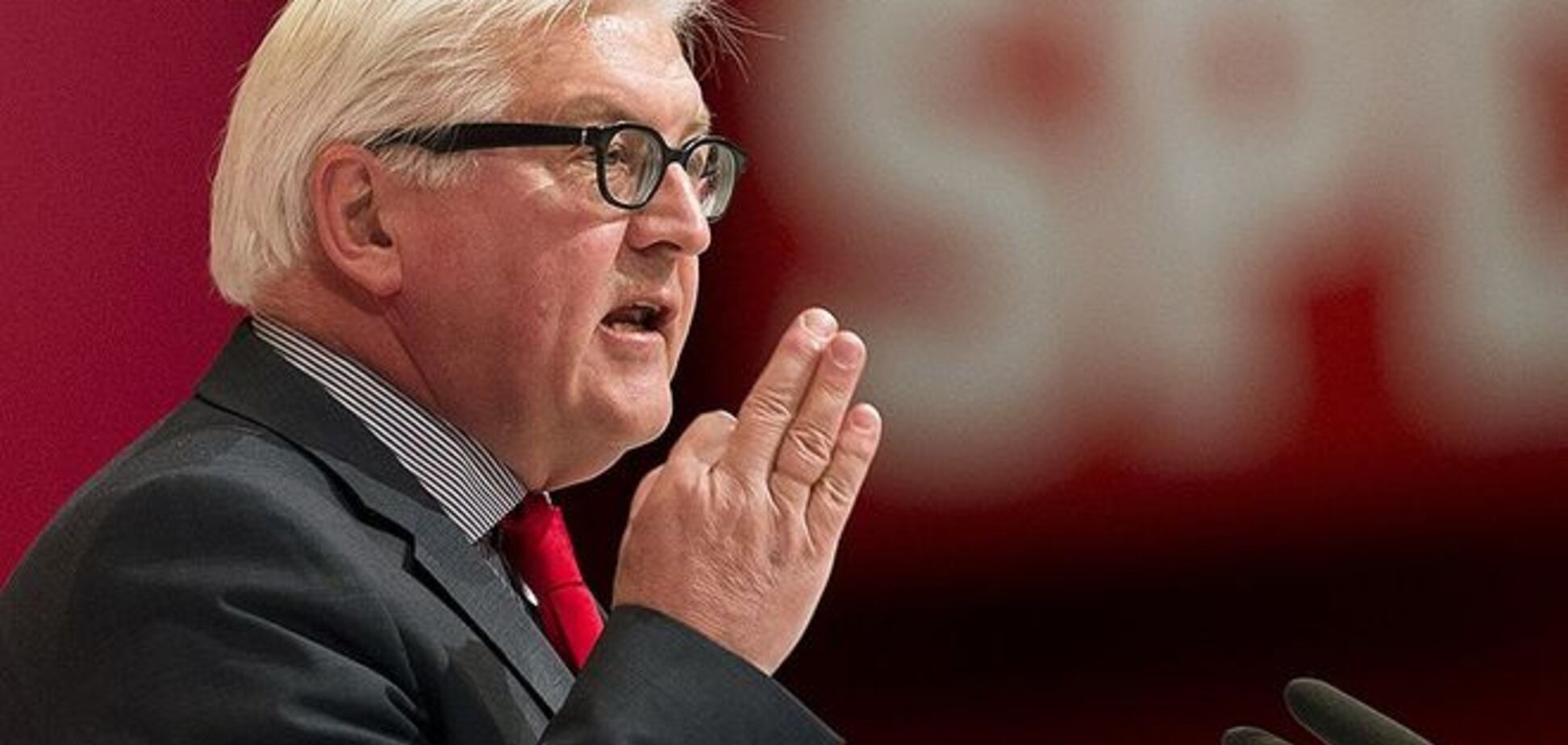 Штайнмайер заявил об опасности поставок летального оружия Украине