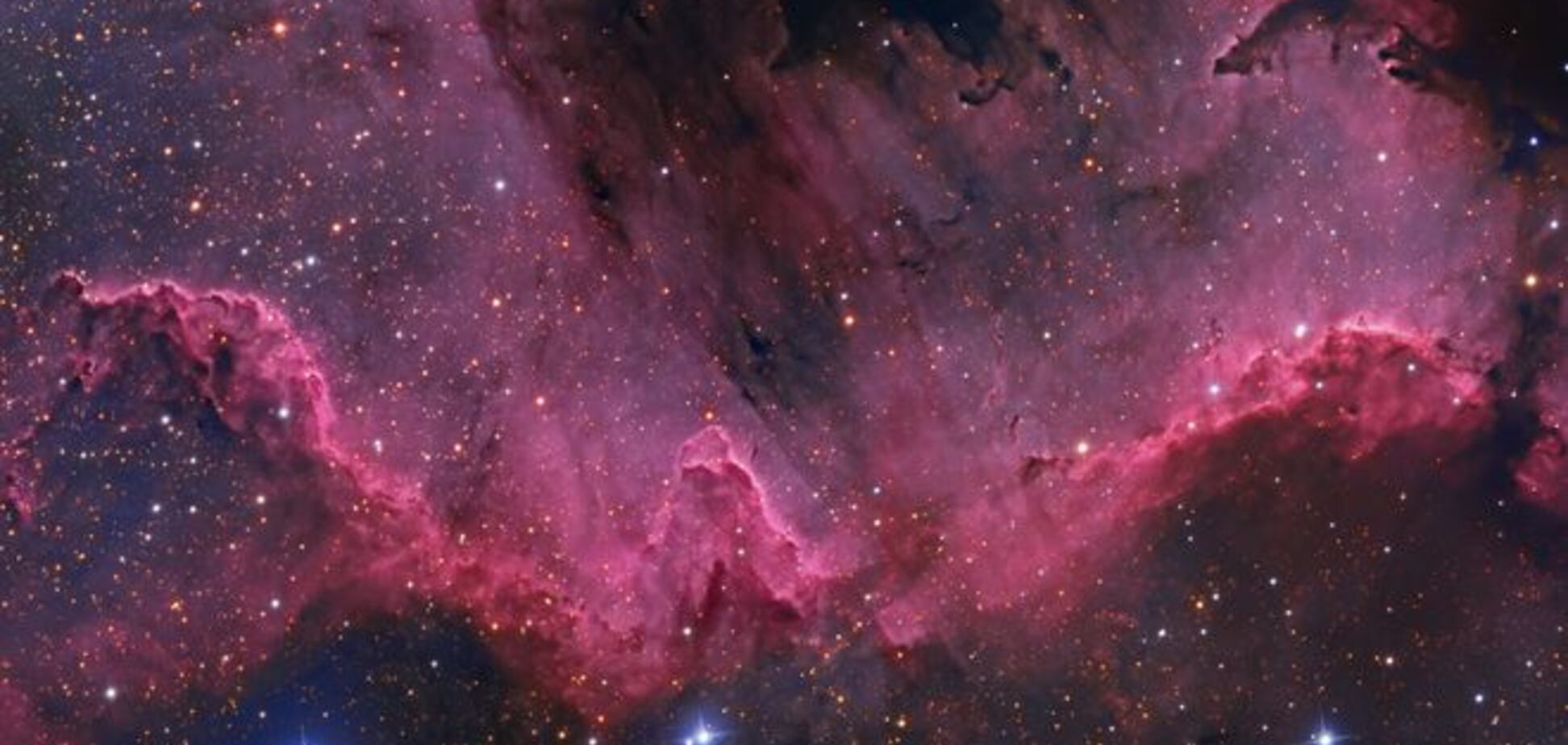 Астрономы получили редкое фото 'Стены в Лебеде' во Вселенной