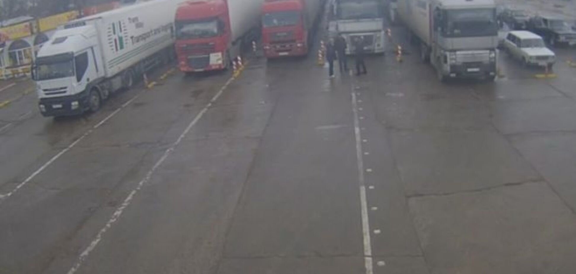 Керченская переправа парализована непогодой: в очереди около 500 авто