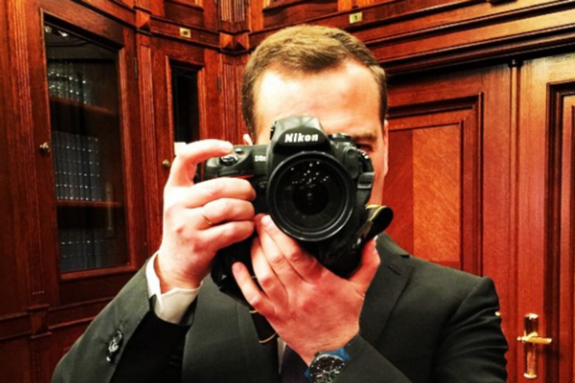 Где Володя? Радость от миллиона подписчиков в Instagram Медведеву подпортили вопросами о Путине