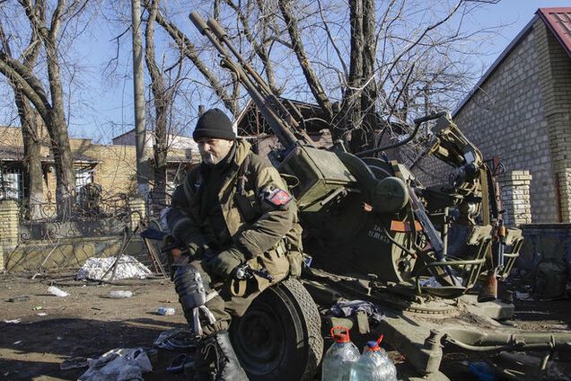 'Отвод' вооружения: боевики стреляют из минометов и 'Акаций'