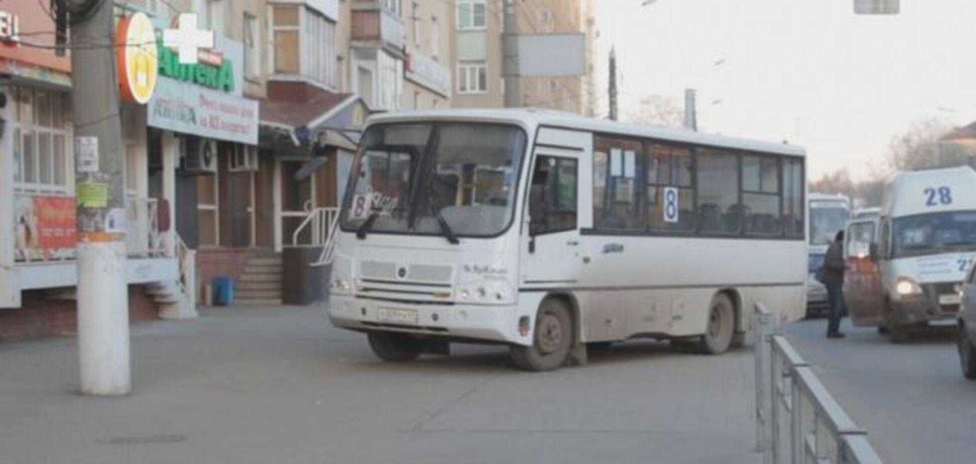 В России водитель маршрутки переехал пассажира из-за замечания