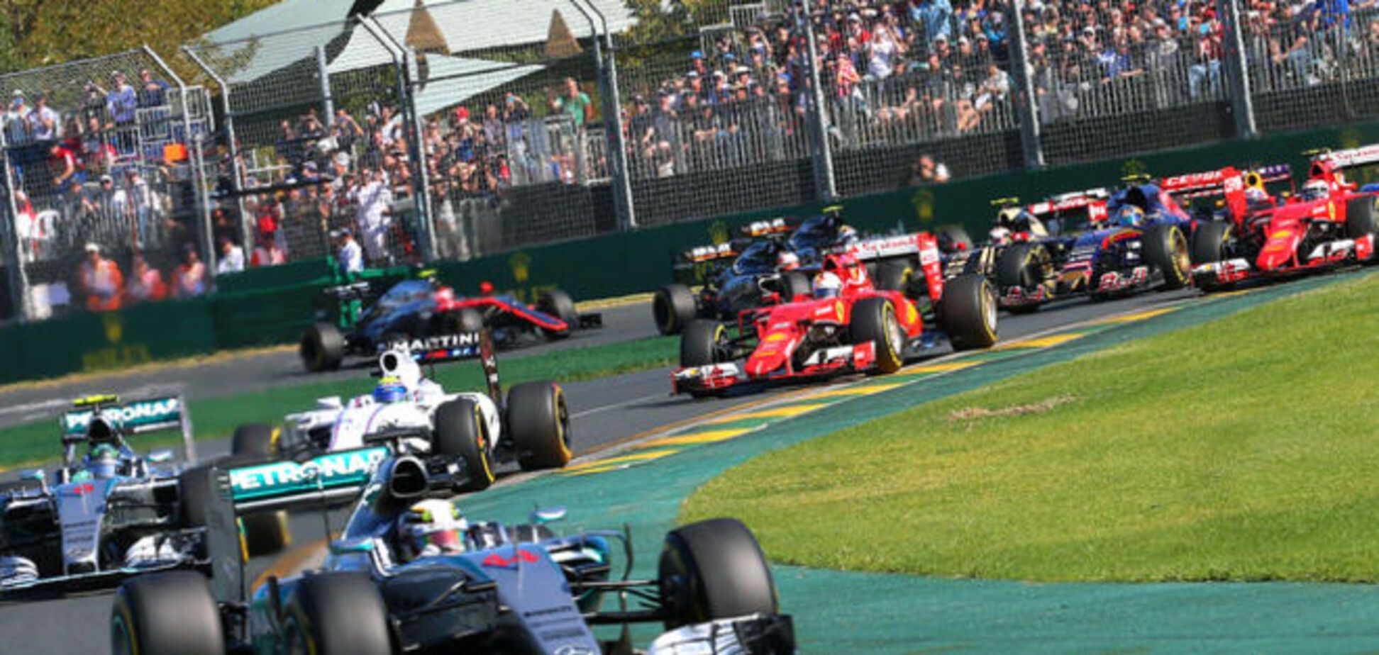 Формула-1: Хэмилтон под присмотром Шварценеггера выиграл Гран-при Австралии
