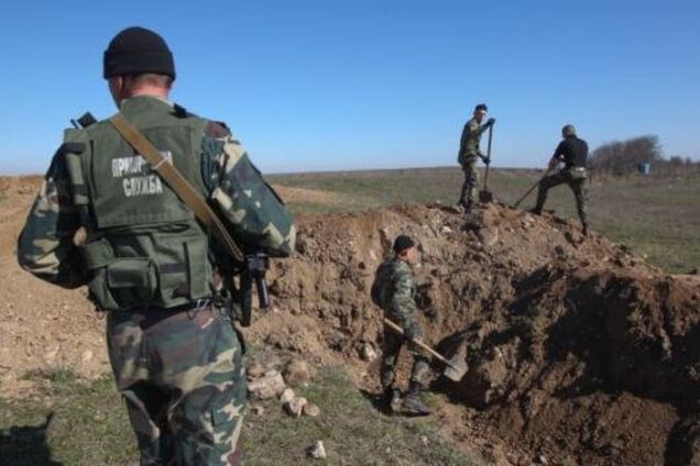 Порошенко призвал сооружать укрепления вдоль границ городов