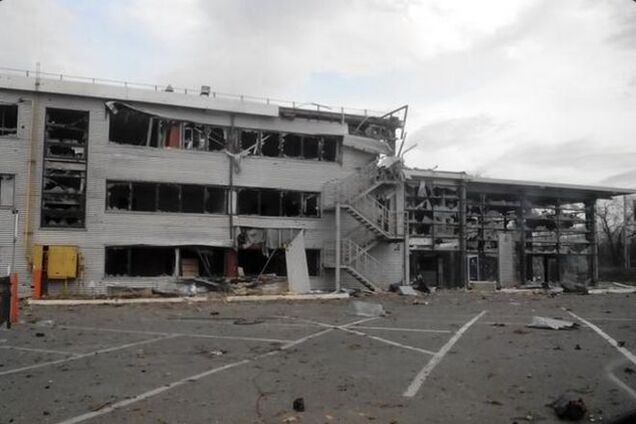 В оккупированном Донецке мародеры массово грабят гаражи: фотофакт