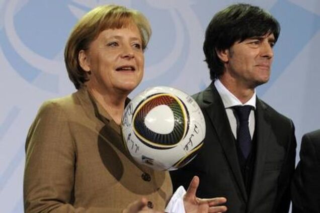 Меркель поки не думає про бойкот чемпіонату світу з футболу в Росії
