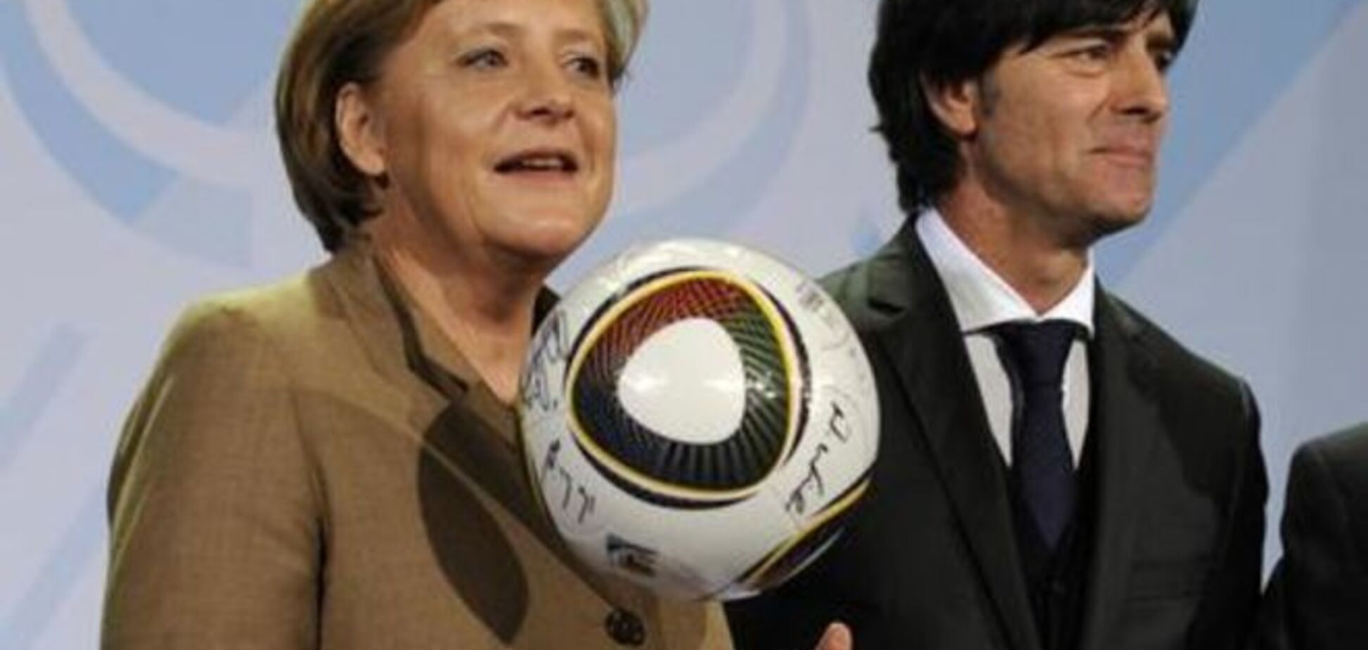 Меркель поки не думає про бойкот чемпіонату світу з футболу в Росії