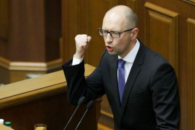 Яценюк потребовал выделить 1 млрд на ремонт дорог в Украине