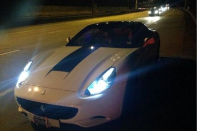 Полиция на двух BMW устроила скоростную погоню за Ferrari