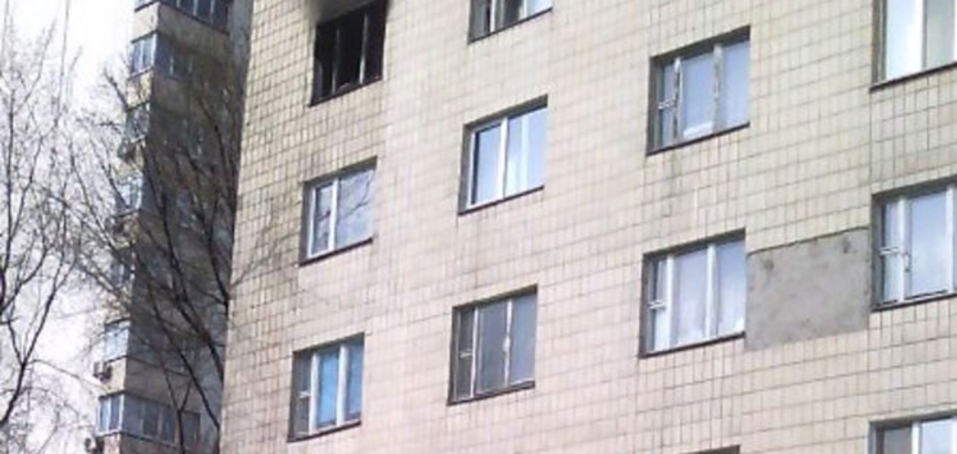 В Киеве из горящего общежития эвакуировали 25 человек
