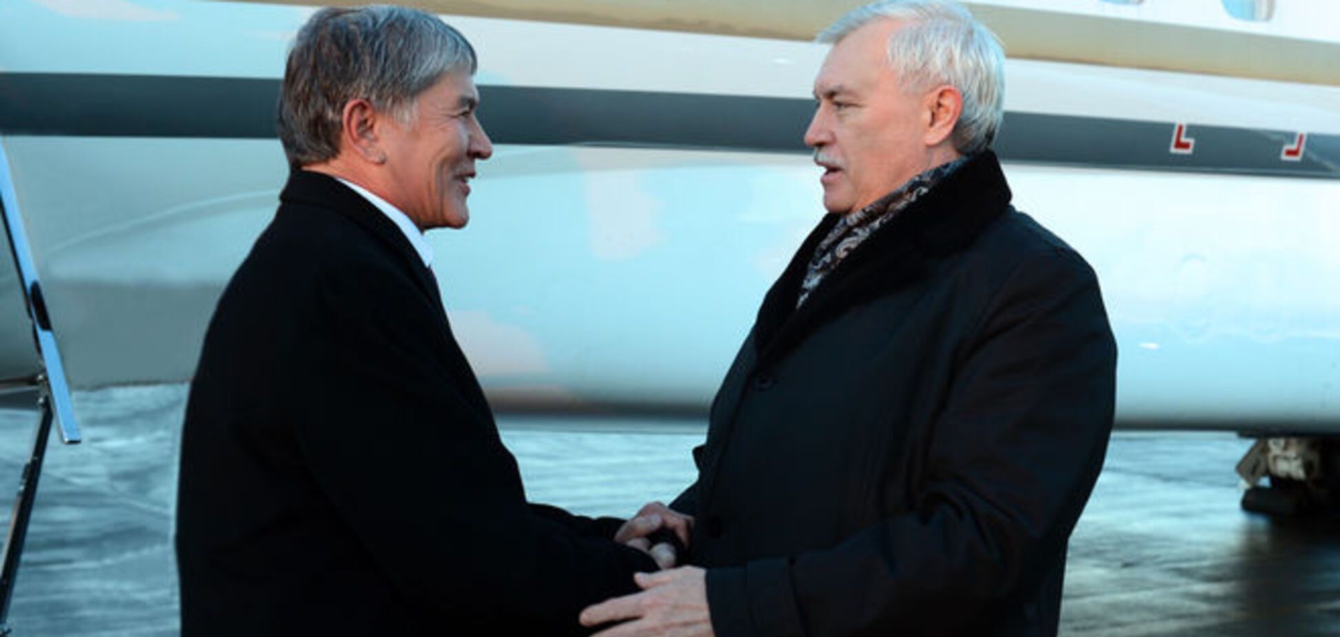 Глава Киргизии прибыл на встречу с исчезнувшим Путиным