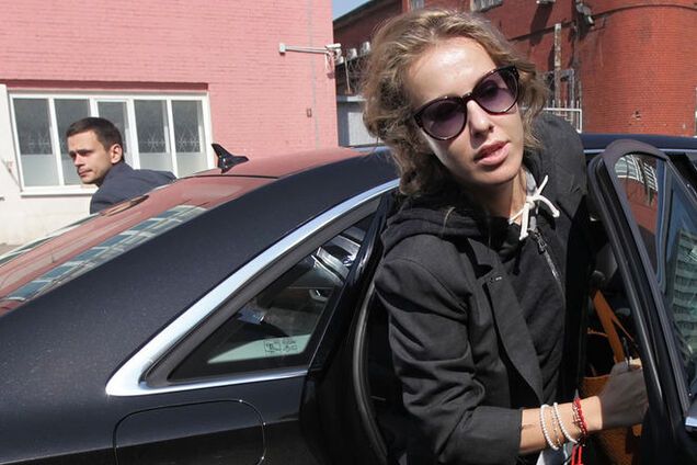 СМИ сообщили об отъезде Собчак из России